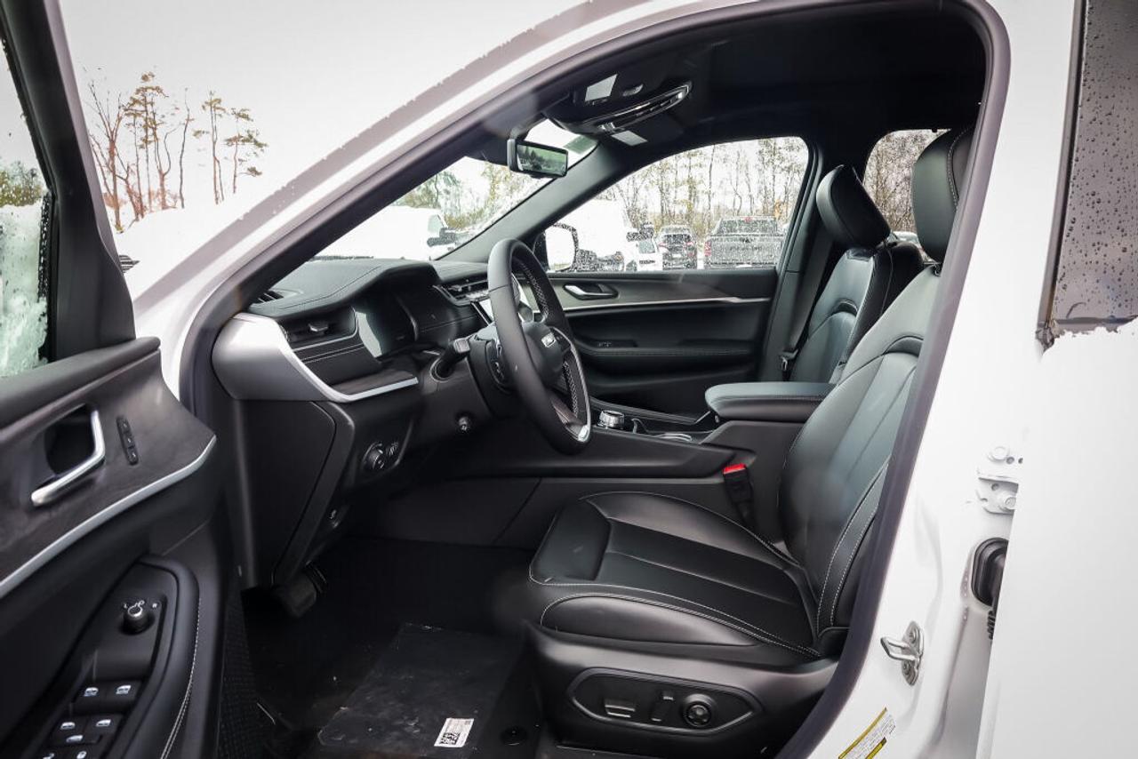2025 Jeep Grand Cherokee Limited Photo