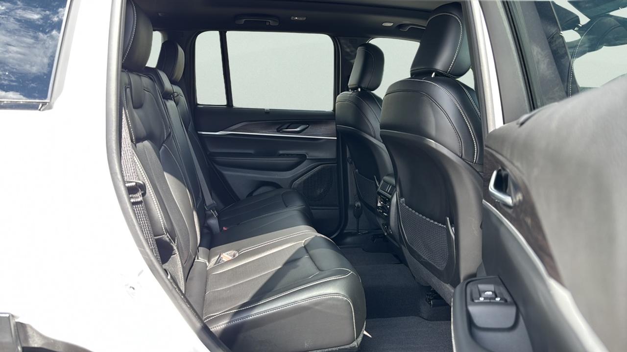 2025 Jeep Grand Cherokee Limited Photo