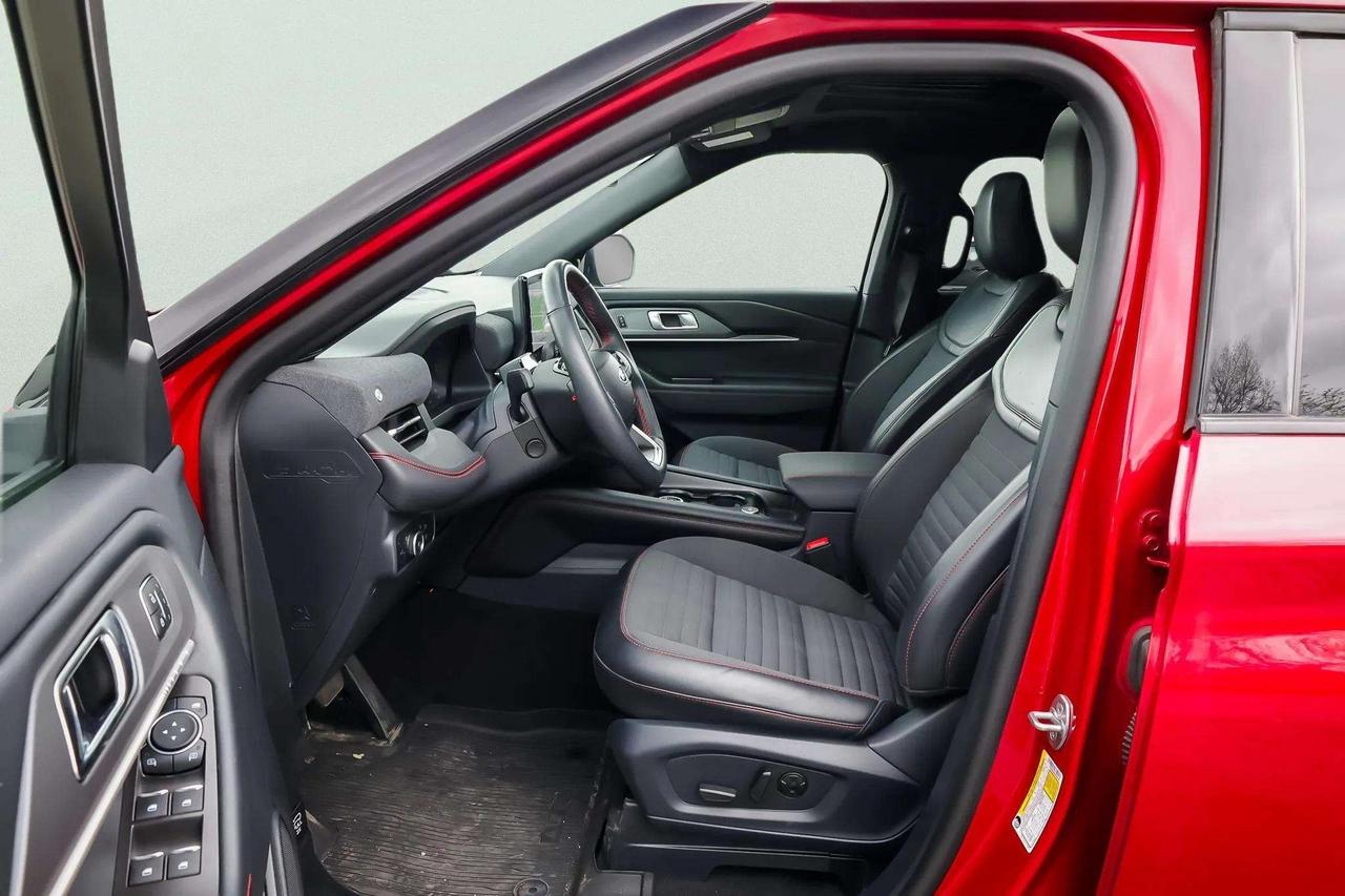 2025 Ford Explorer ST- LINE 2.3L 4WD Photo