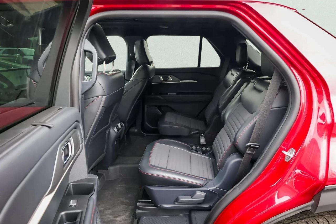 2025 Ford Explorer ST- LINE 2.3L 4WD Photo