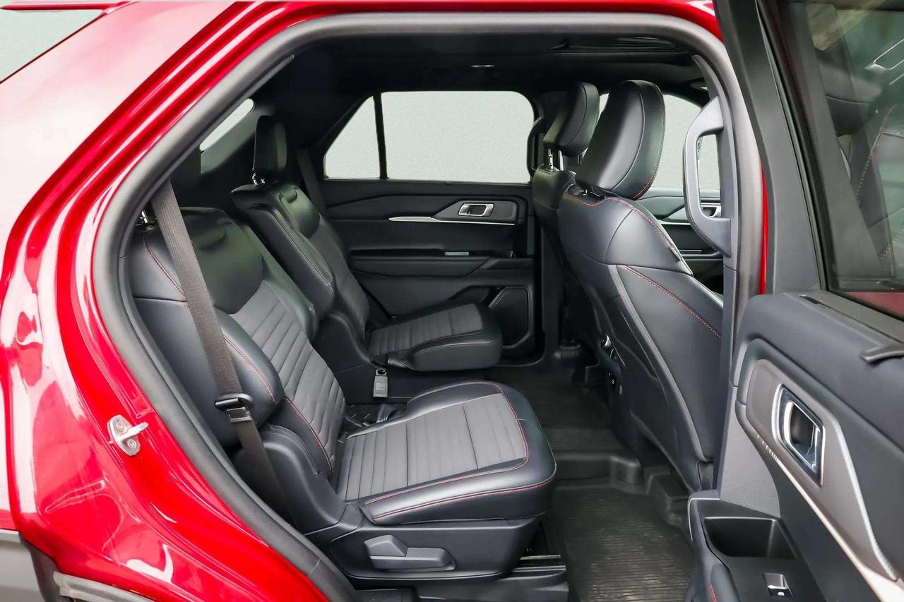 2025 Ford Explorer ST- LINE 2.3L 4WD Photo
