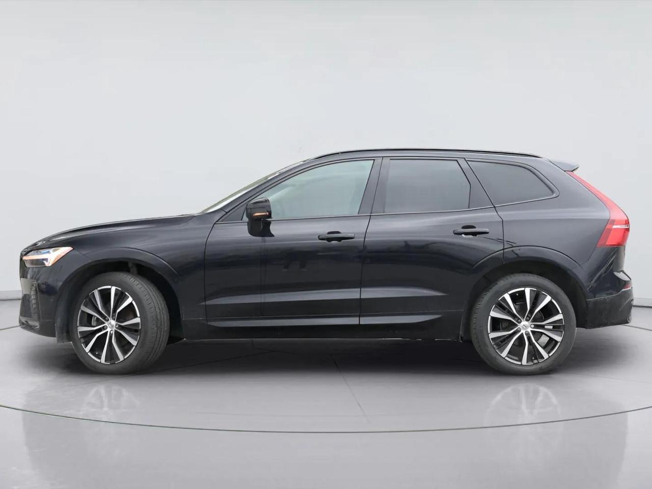 2024 Volvo XC60 Plus Dark Theme Photo