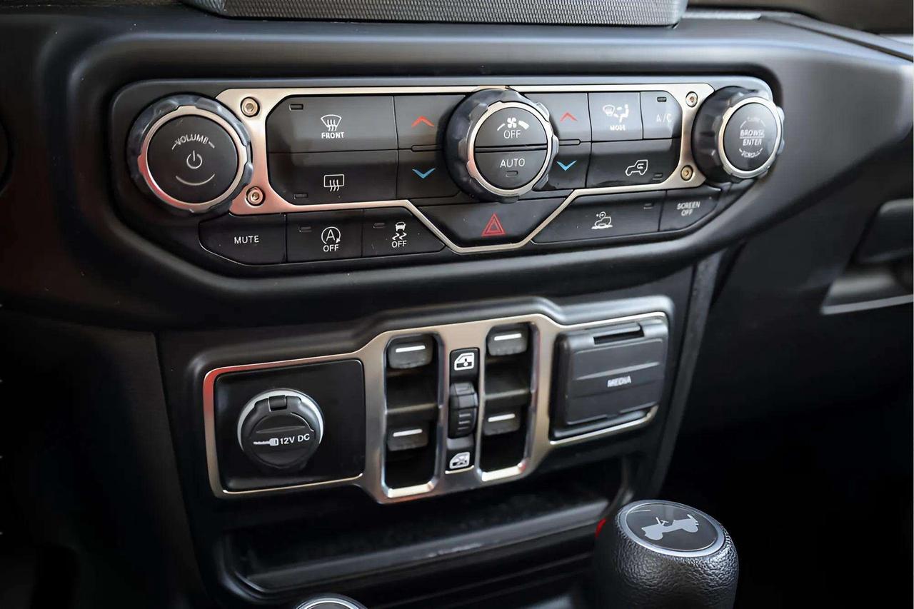 2022 Jeep Wrangler UNLIMITED SPORT Photo