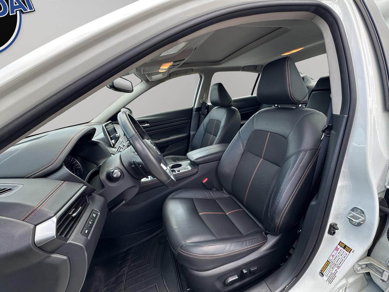 2022 Nissan Altima 2.5 SR Midnight Edition Photo