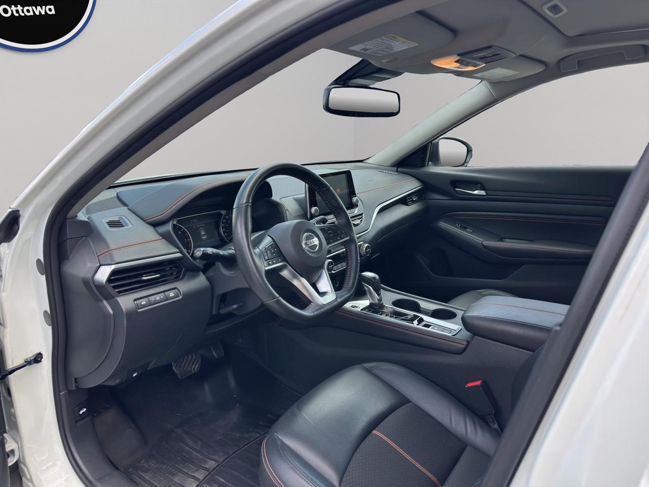 2022 Nissan Altima 2.5 SR Midnight Edition Photo