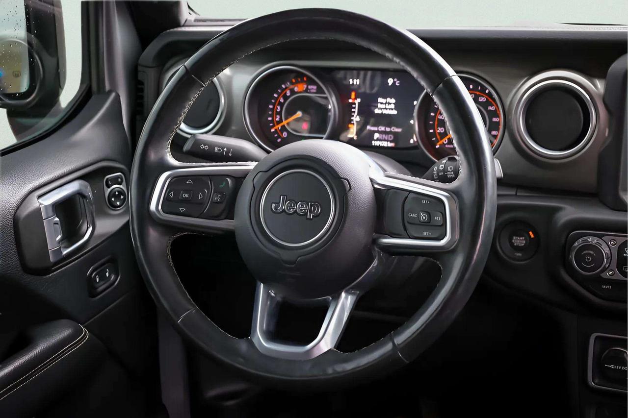 2018 Jeep WRANGLER UNLIMITED UNLIMITED SAHARA 2.0L Photo