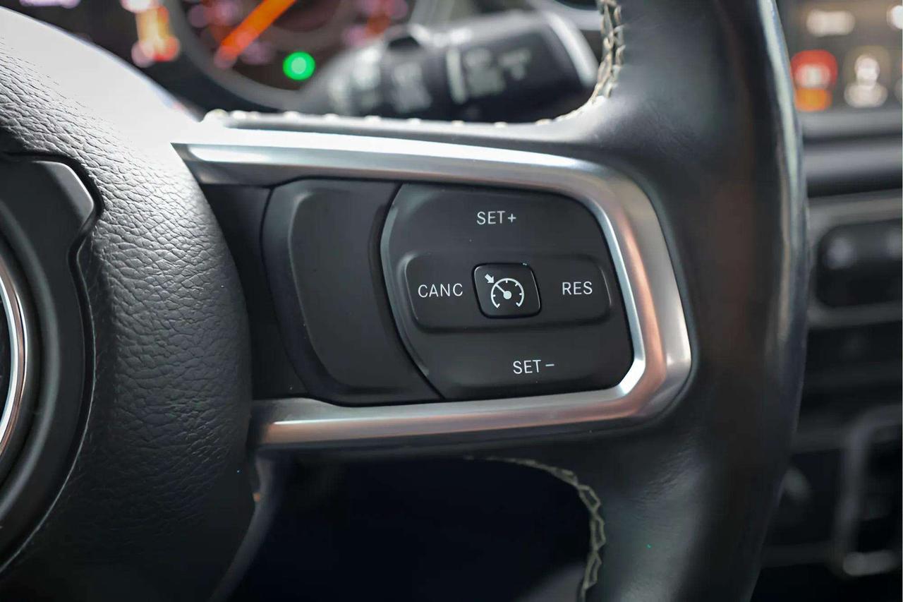 2018 Jeep WRANGLER UNLIMITED UNLIMITED SAHARA 2.0L Photo