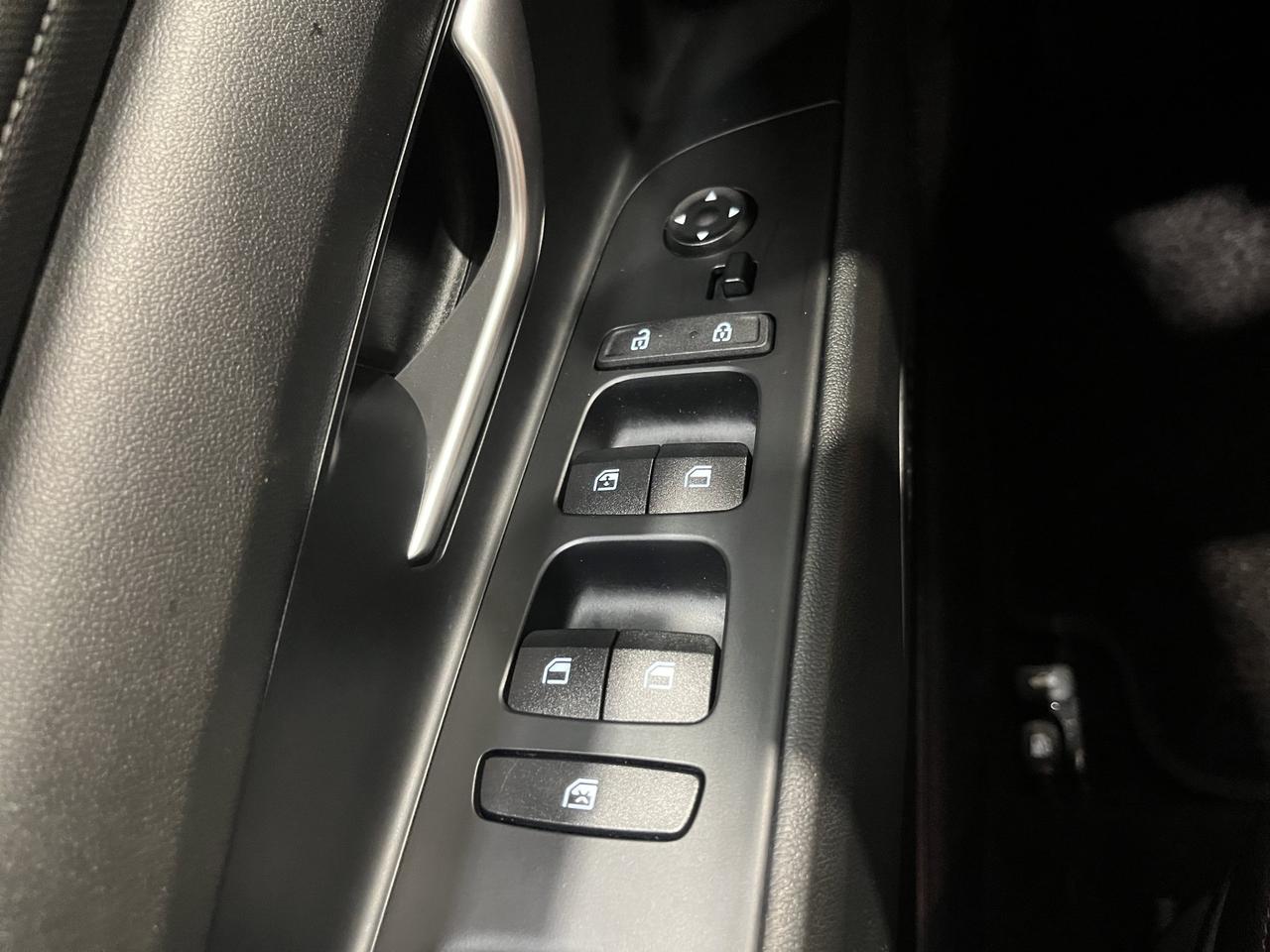 2021 Hyundai Elantra Preferred | Reverse Cam | Heated Seats Photo