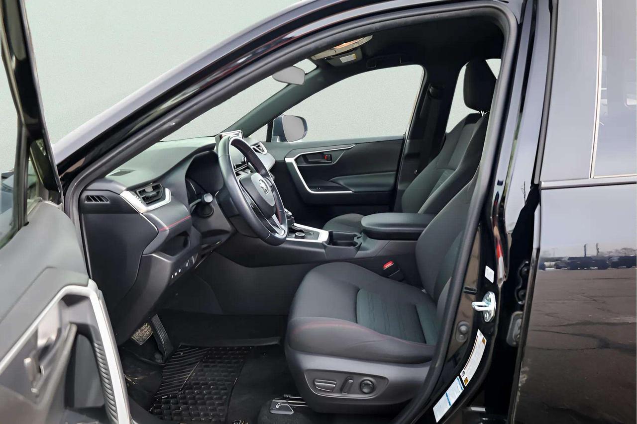 2021 Toyota RAV4 Prime : Leather, Apple Car Play, Htd Seats, Htd Wheel Photo