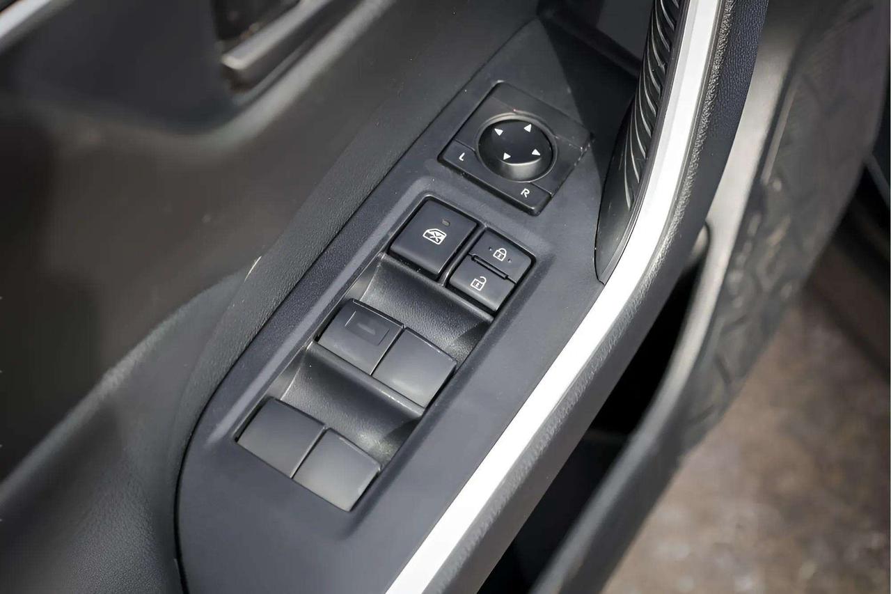 2021 Toyota RAV4 Prime : Leather, Apple Car Play, Htd Seats, Htd Wheel Photo