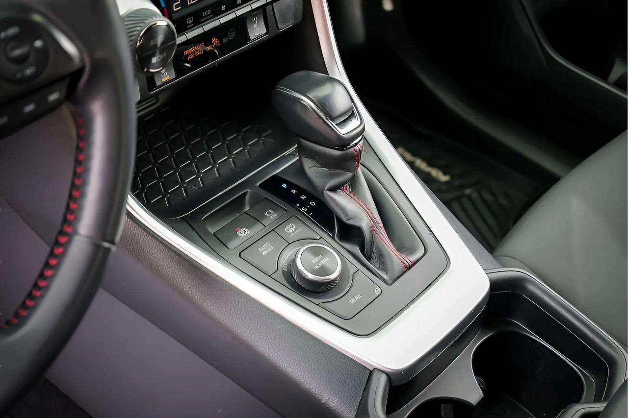 2021 Toyota RAV4 Prime : Leather, Apple Car Play, Htd Seats, Htd Wheel Photo
