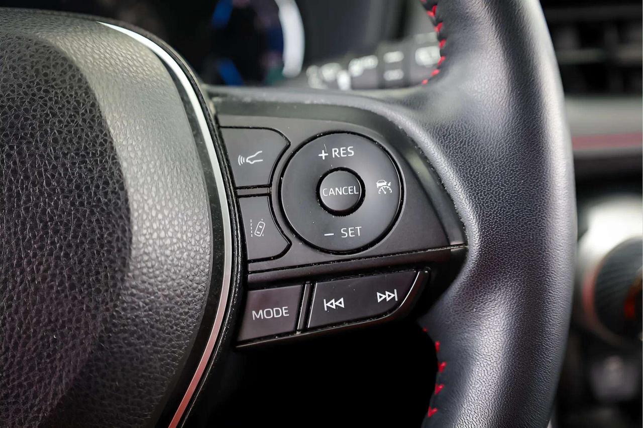 2021 Toyota RAV4 Prime : Leather, Apple Car Play, Htd Seats, Htd Wheel Photo