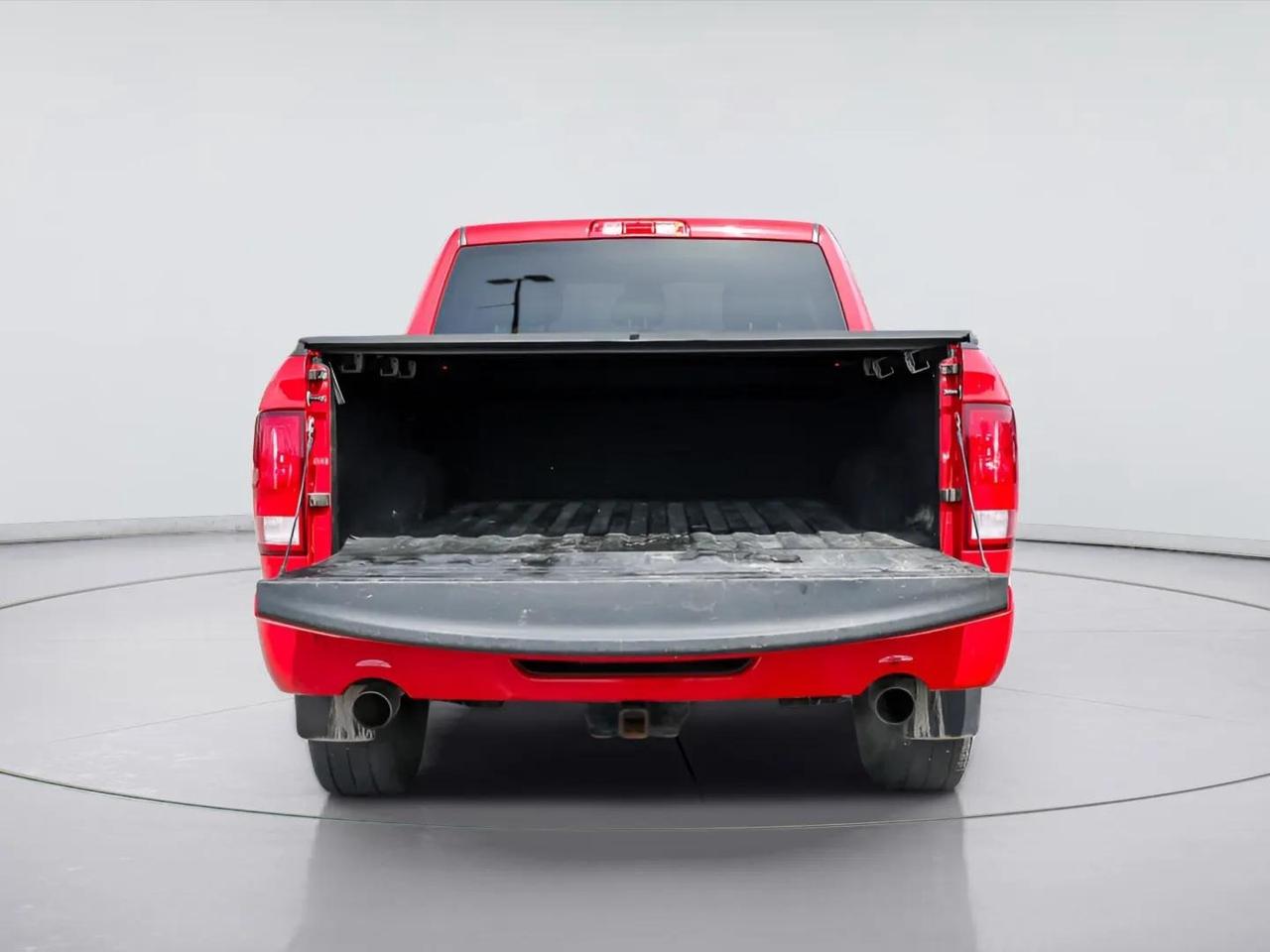 2022 RAM 1500 Classic : Night Edition, R.Cam, 8.4 Media Screen Photo
