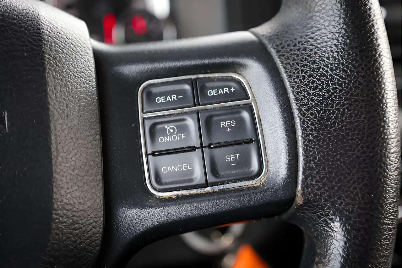 2022 RAM 1500 Classic : Night Edition, R.Cam, 8.4 Media Screen Photo