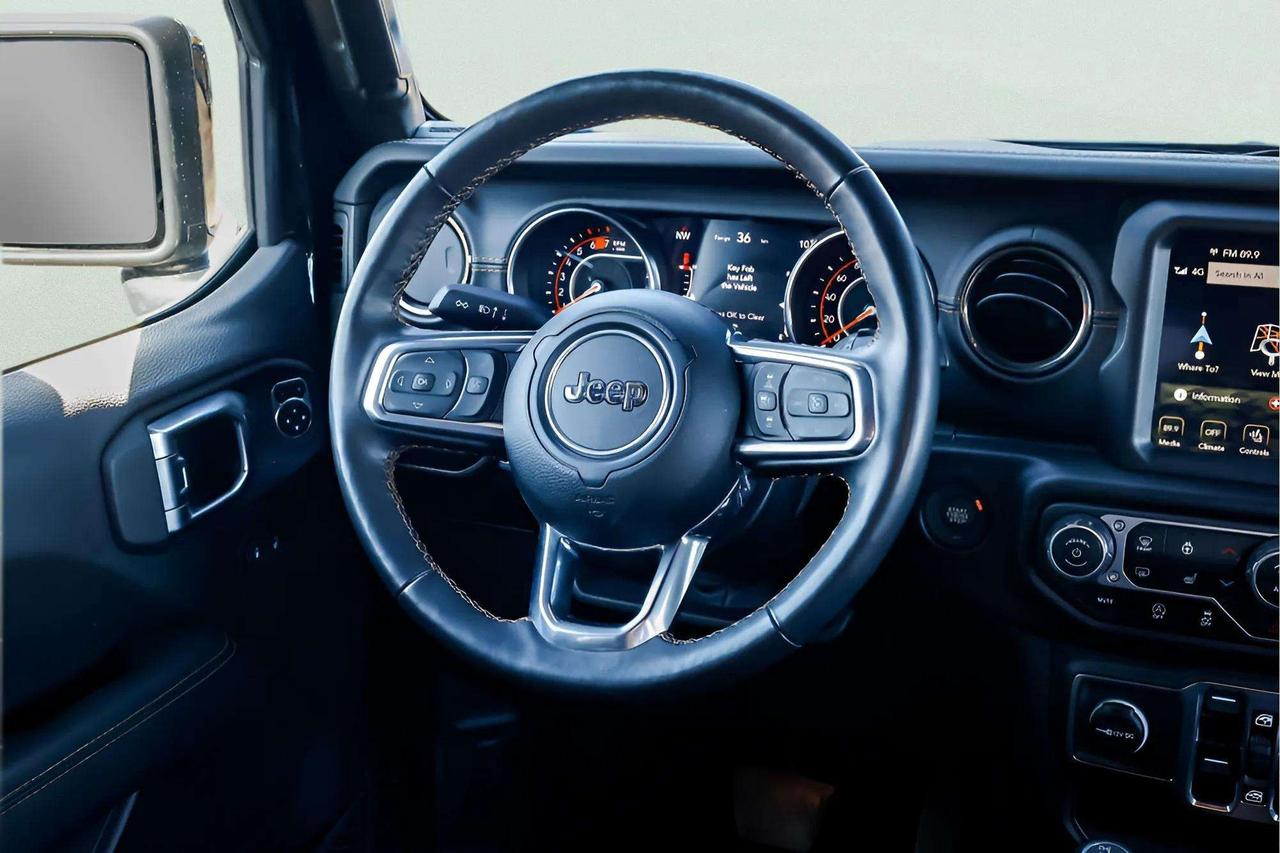 2023 Jeep Wrangler : Sky Top, Apple Car Play, Nav, Htd Seats, Htd Ste Photo