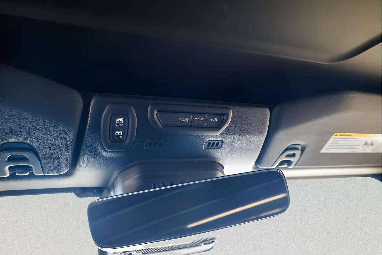 2023 Jeep Wrangler : Sky Top, Apple Car Play, Nav, Htd Seats, Htd Ste Photo