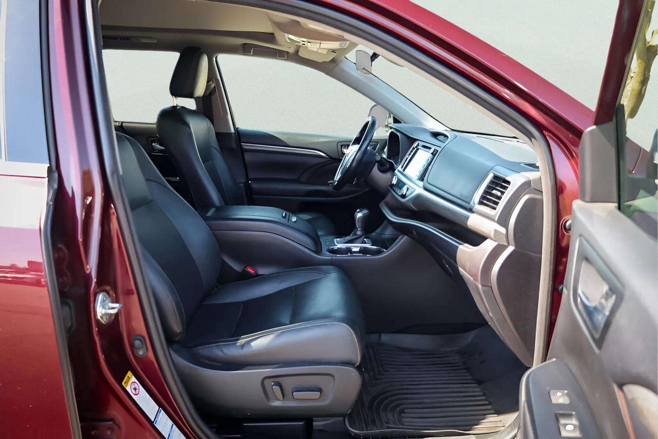 2018 Toyota Highlander : Leather, Navi, Htd Seats Photo