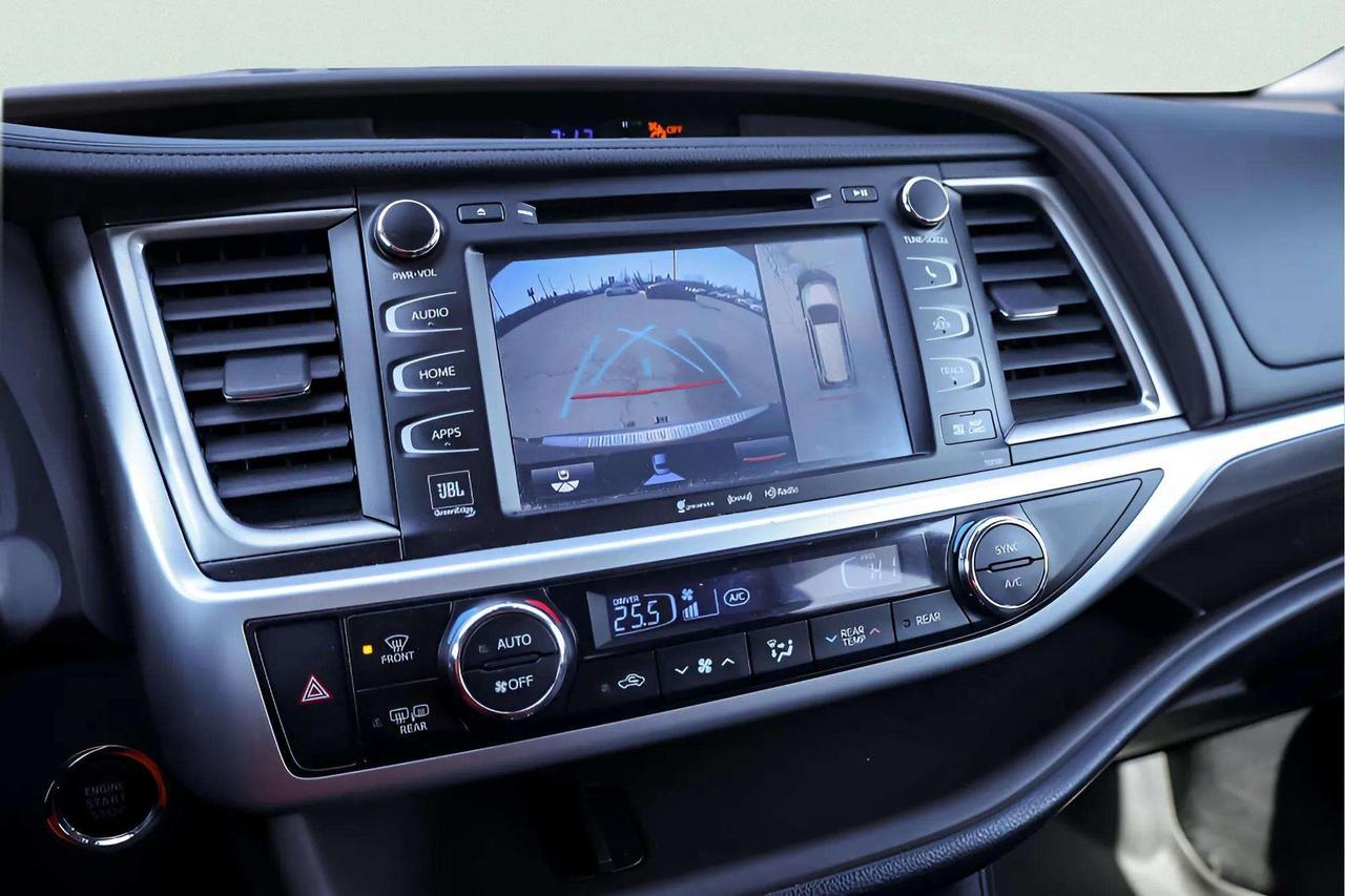 2018 Toyota Highlander : Leather, Navi, Htd Seats Photo