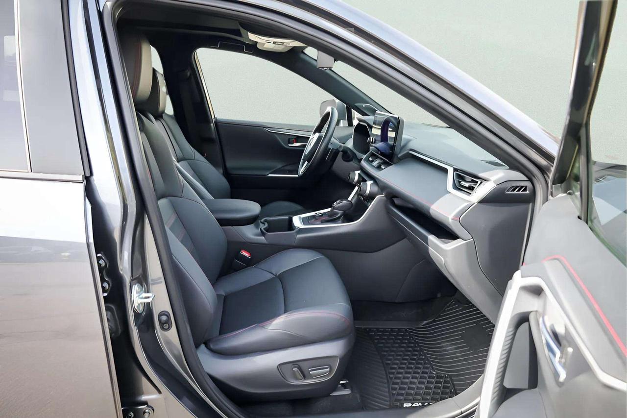 2025 Toyota RAV4 Plug-In Hybrid :Tech Pkg, Sunroof, Htd/Cool Seats Photo