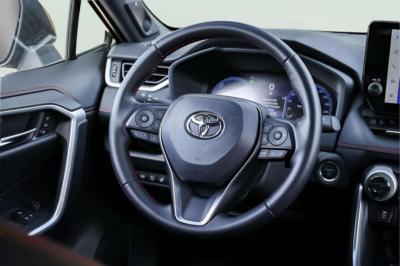 2025 Toyota RAV4 Plug-In Hybrid :Tech Pkg, Sunroof, Htd/Cool Seats Photo