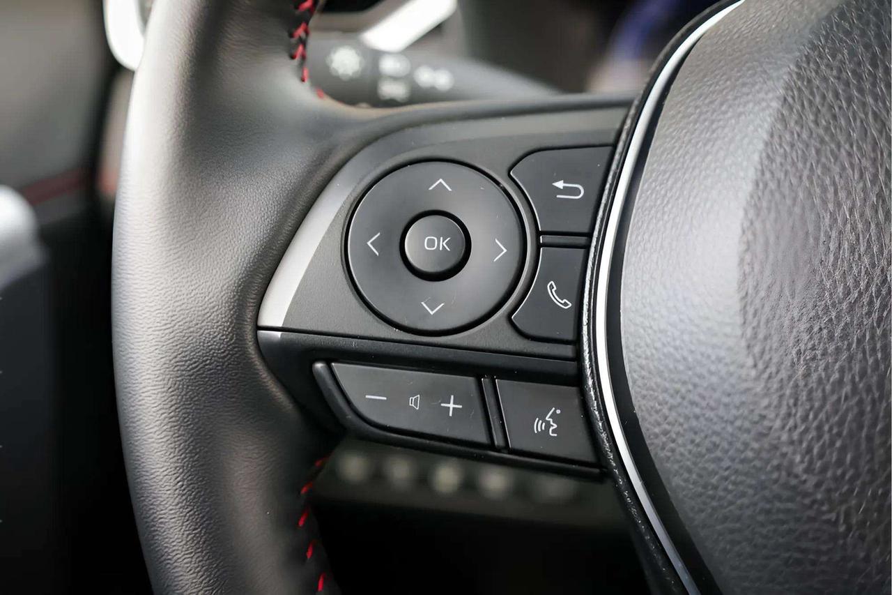2025 Toyota RAV4 Plug-In Hybrid :Tech Pkg, Sunroof, Htd/Cool Seats Photo