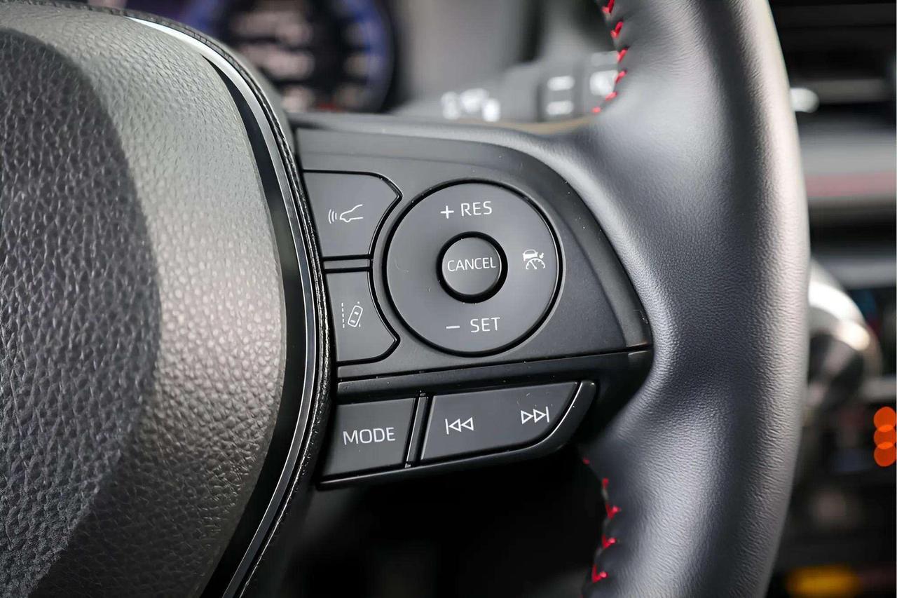 2025 Toyota RAV4 Plug-In Hybrid :Tech Pkg, Sunroof, Htd/Cool Seats Photo