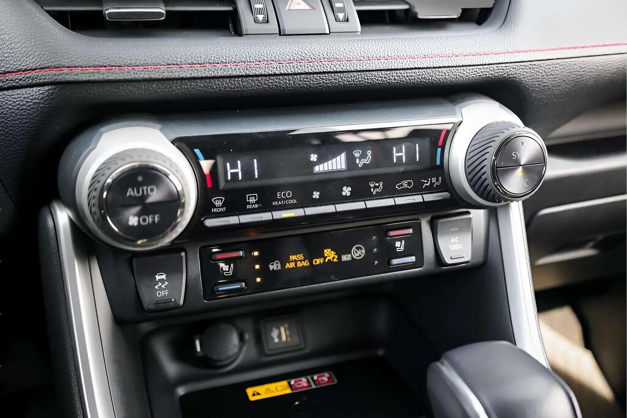2025 Toyota RAV4 Plug-In Hybrid :Tech Pkg, Sunroof, Htd/Cool Seats Photo