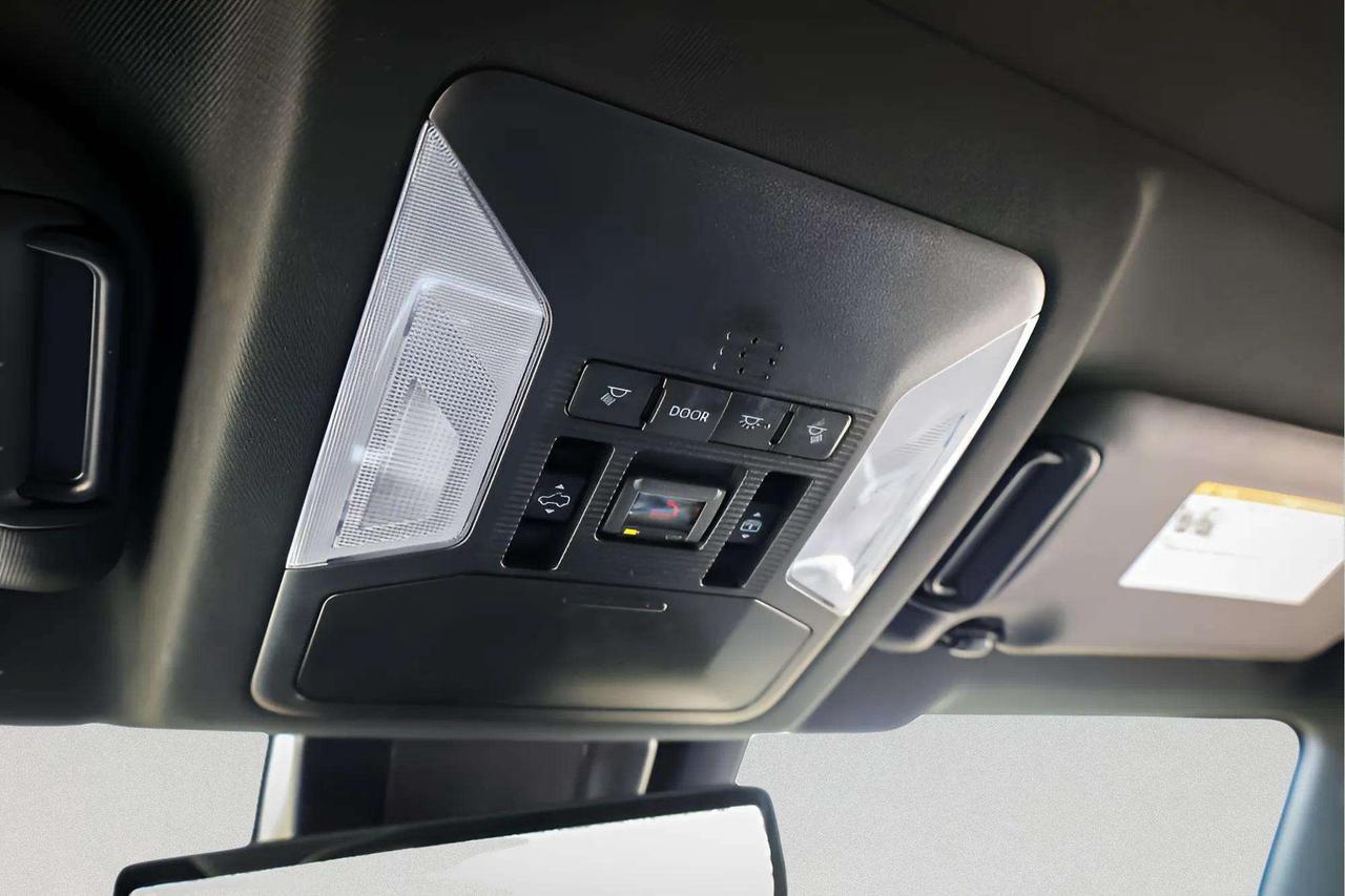 2025 Toyota RAV4 Plug-In Hybrid :Tech Pkg, Sunroof, Htd/Cool Seats Photo