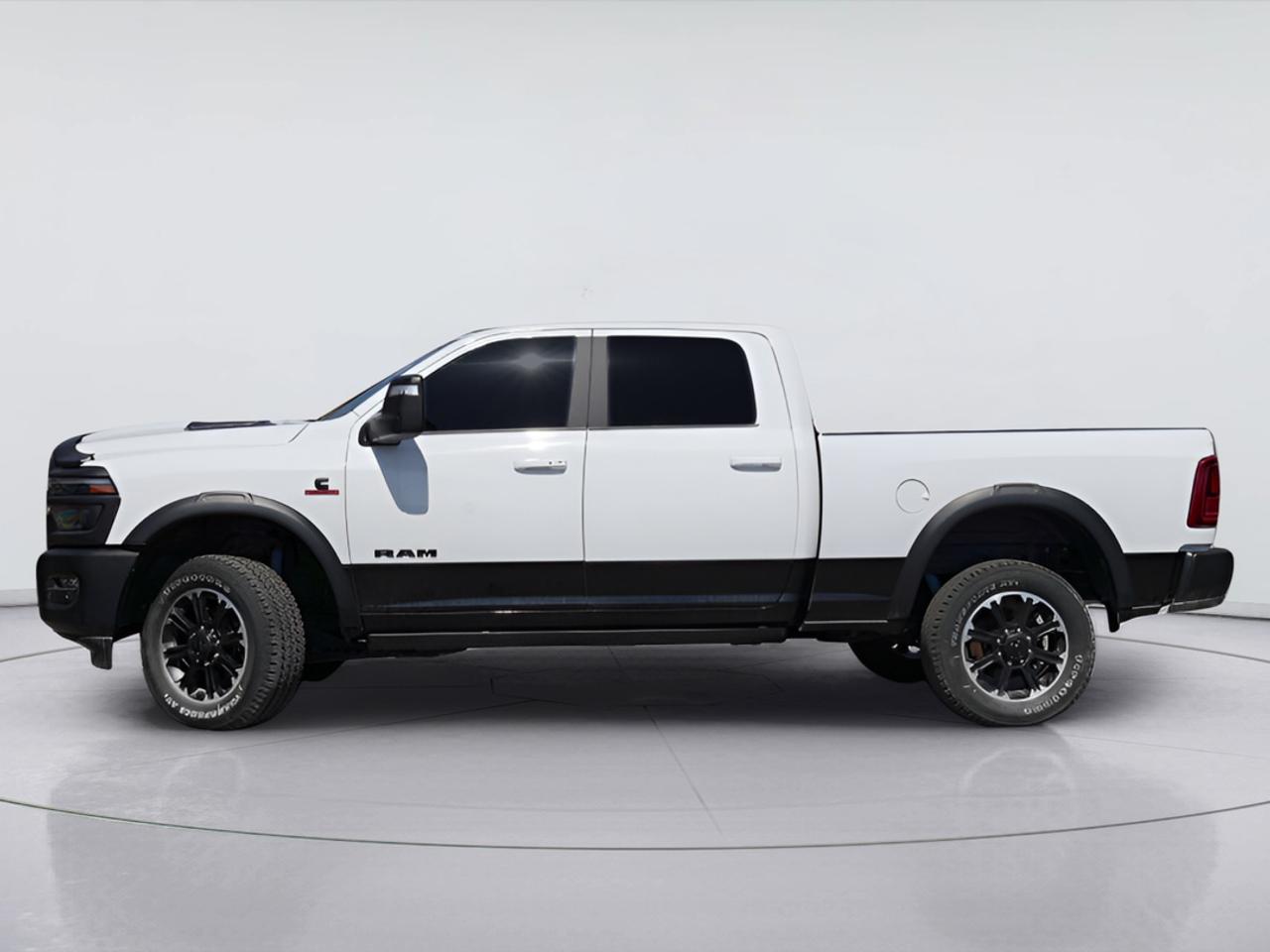 2026 RAM 2500 Cummins Diesel, Leather, Navi, Heated Seats Photo5