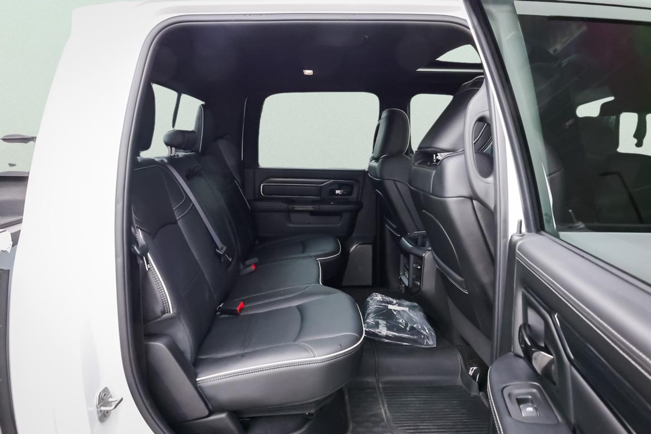 2026 RAM 2500 Cummins Diesel, Leather, Navi, Heated Seats Photo