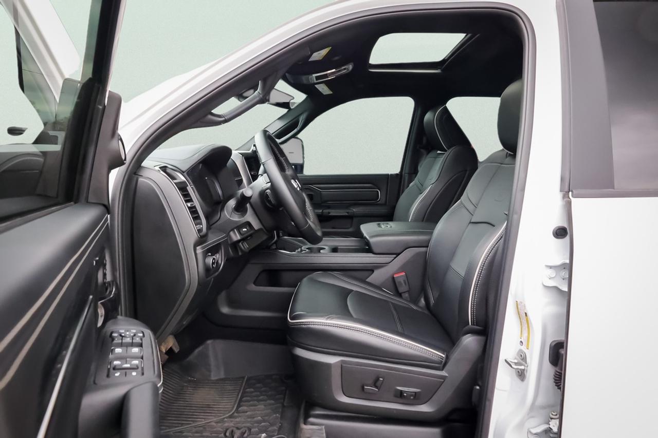 2026 RAM 2500 Cummins Diesel, Leather, Navi, Heated Seats Photo