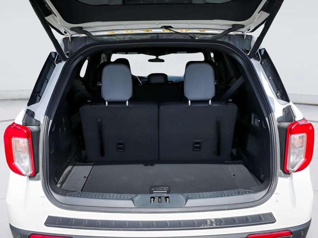 2020 Ford Explorer 7 Passenger, Htd Seats, Blind Spot Monitor Photo