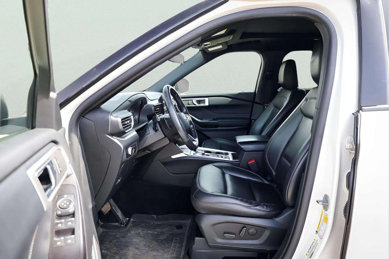 2020 Ford Explorer 7 Passenger, Htd Seats, Blind Spot Monitor Photo