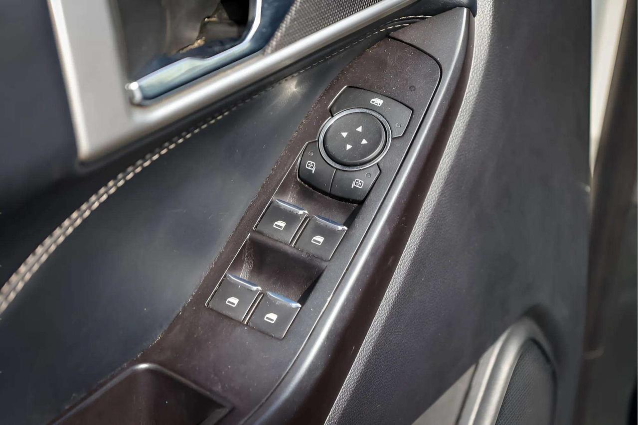 2020 Ford Explorer 7 Passenger, Htd Seats, Blind Spot Monitor Photo
