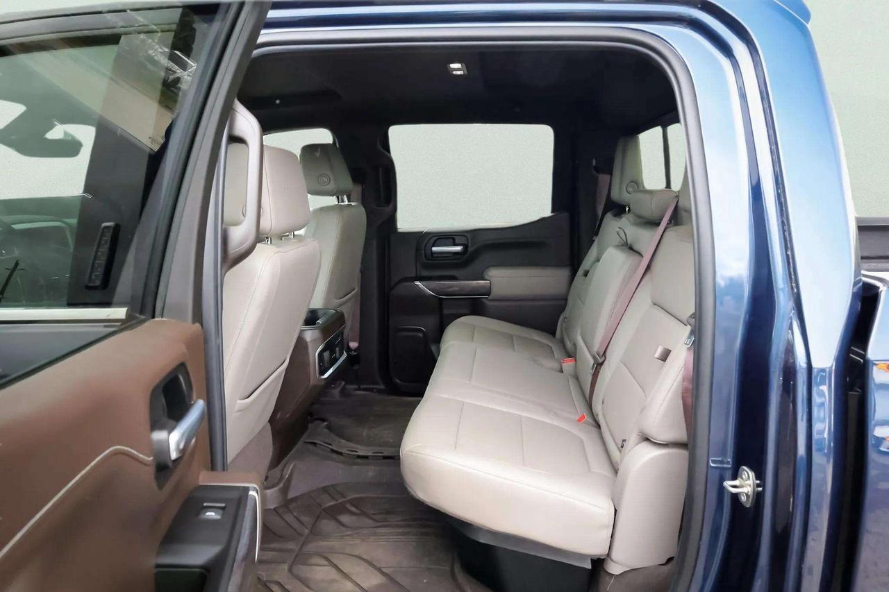 2021 Chevrolet Silverado 1500 Apple Car Play, Htd/Cool Seats Photo