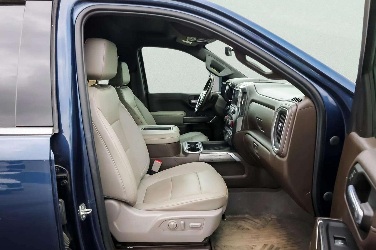 2021 Chevrolet Silverado 1500 Apple Car Play, Htd/Cool Seats Photo