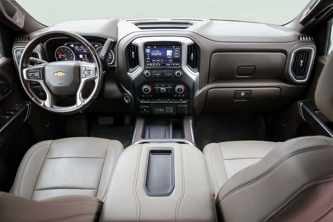 2021 Chevrolet Silverado 1500 Apple Car Play, Htd/Cool Seats Photo