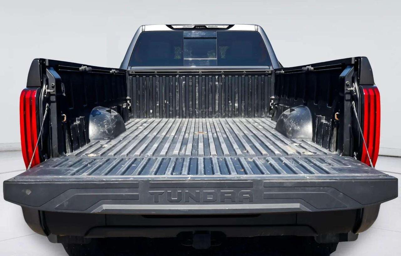 2025 Toyota Tundra : Apple Car Play, Htd Seats, Htd Wheel Photo