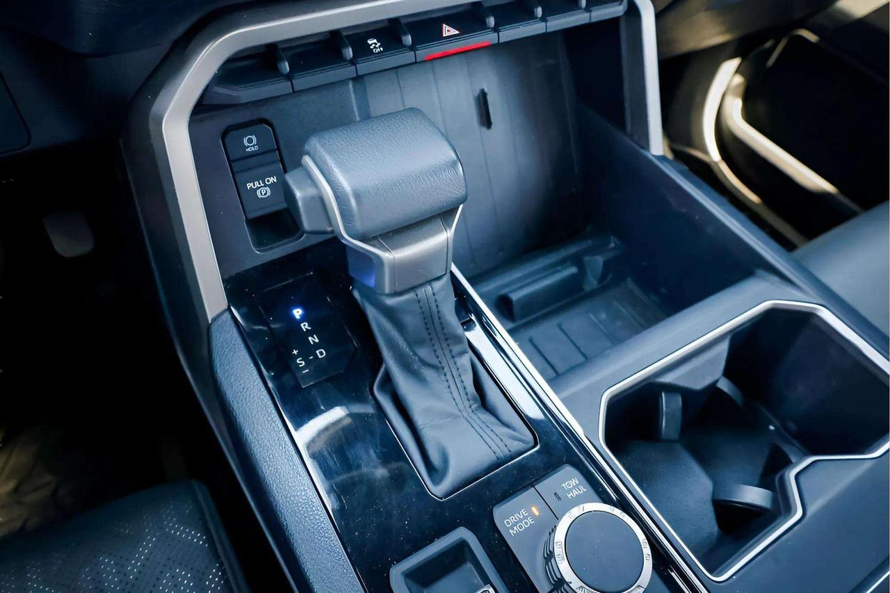 2025 Toyota Tundra : Apple Car Play, Htd Seats, Htd Wheel Photo