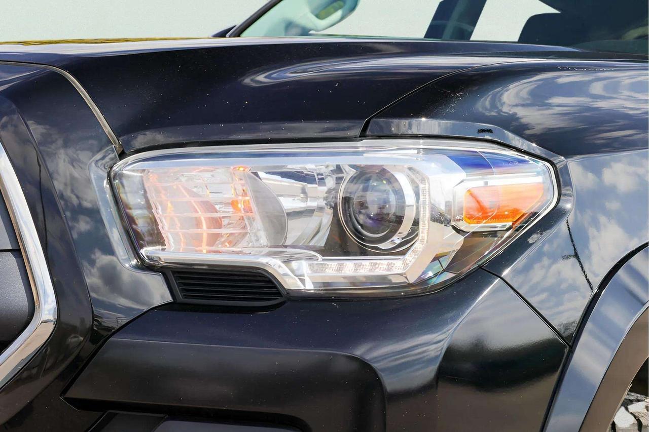 2023 Toyota Tacoma V6 Photo