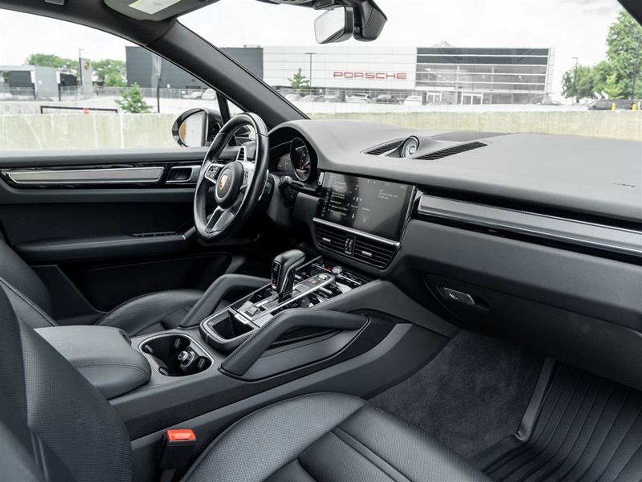 2021 Porsche Cayenne Base Photo