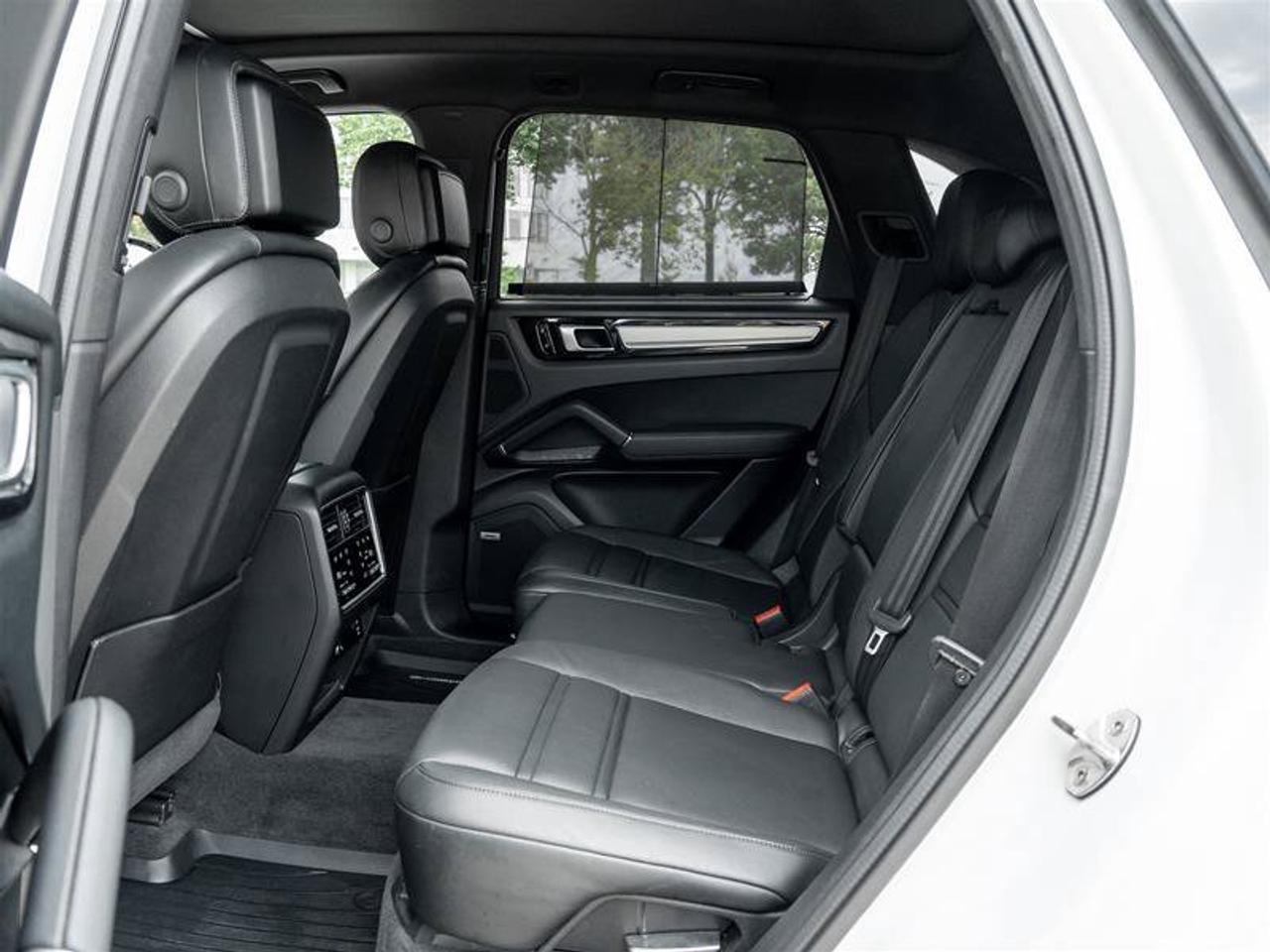 2021 Porsche Cayenne Base Photo