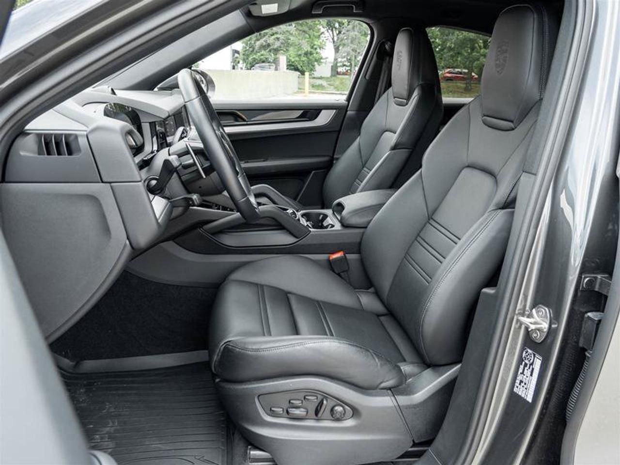 2024 Porsche Cayenne Base Photo