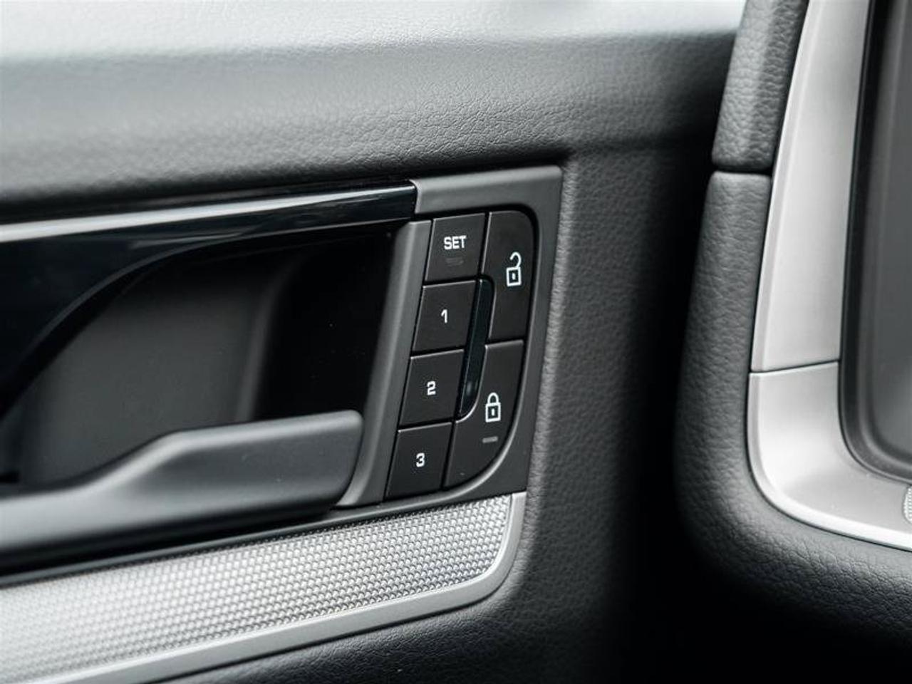 2024 Porsche Cayenne Base Photo