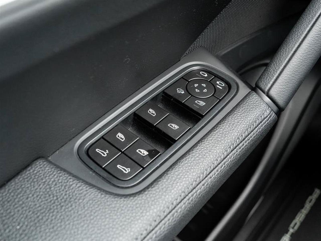 2024 Porsche Cayenne Base Photo