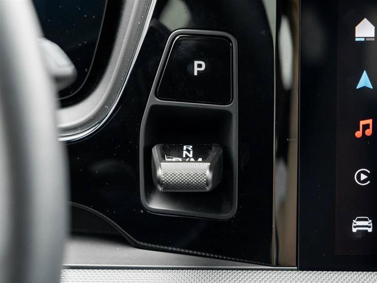 2024 Porsche Cayenne Base Photo