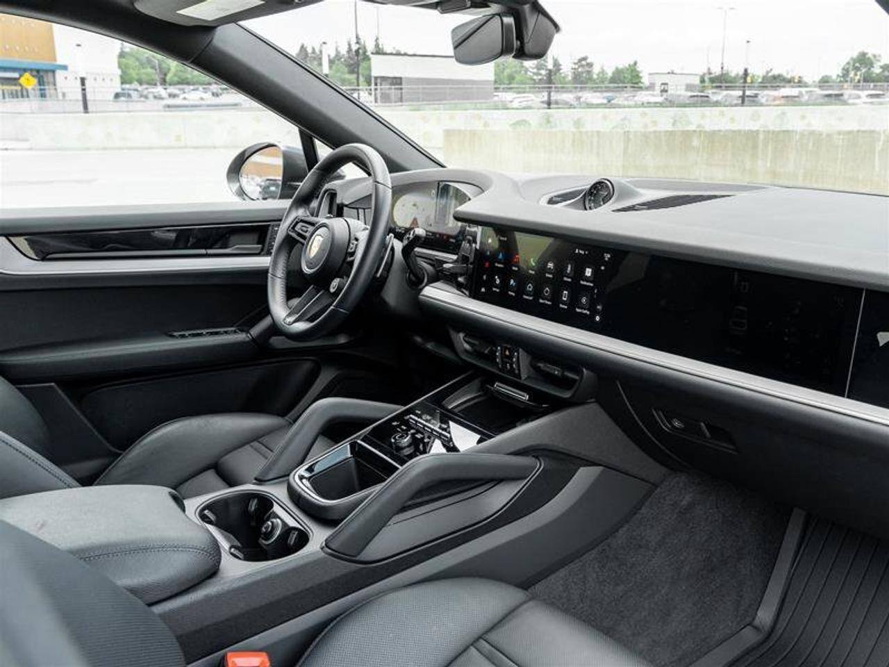 2024 Porsche Cayenne Base Photo