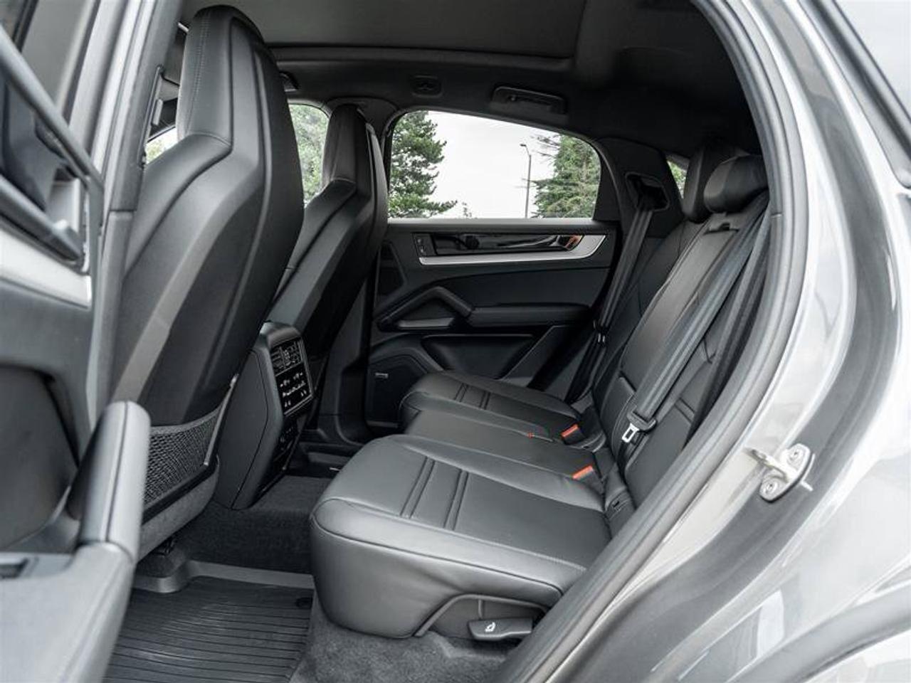 2024 Porsche Cayenne Base Photo
