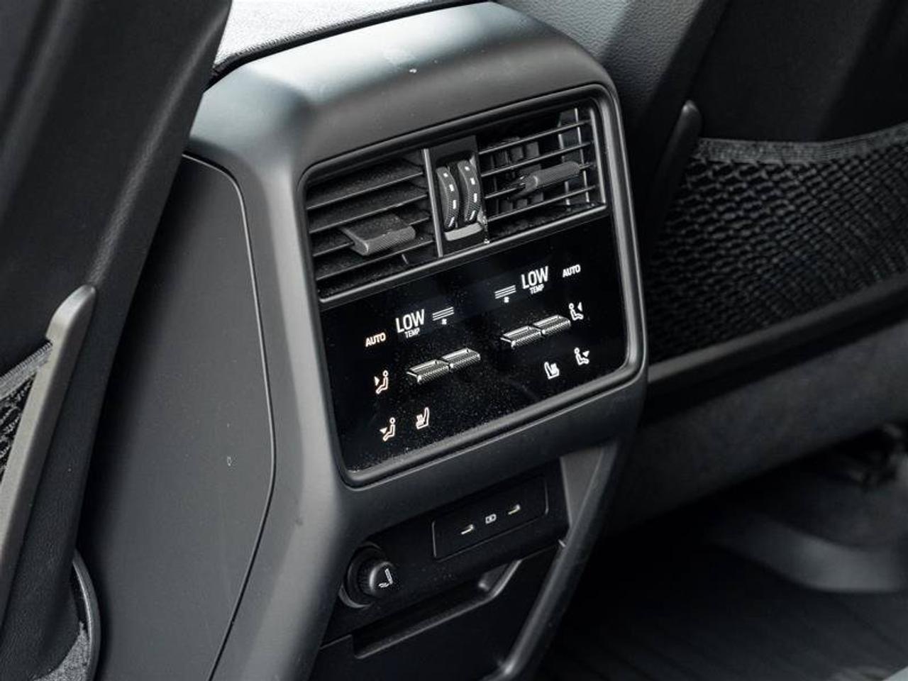2024 Porsche Cayenne Base Photo