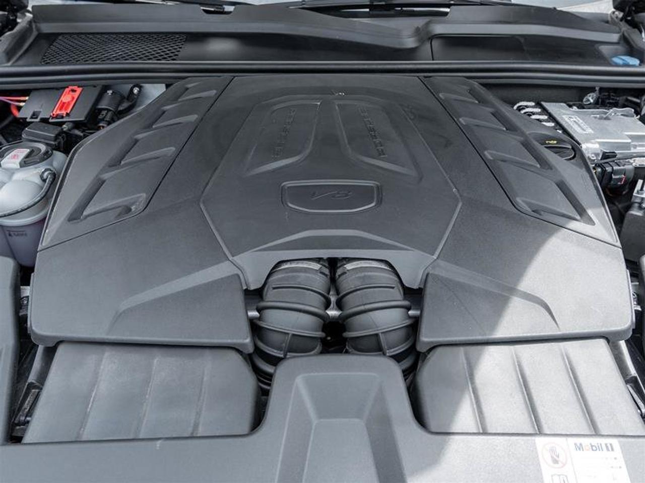 2024 Porsche Cayenne S Photo4